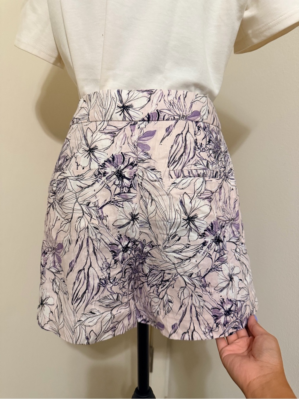 NWT floral printed summer short from Express Sz 8